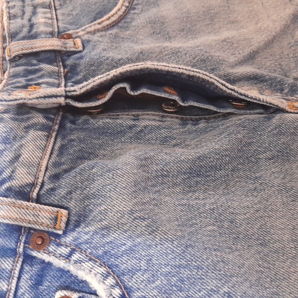 ● ZARA | High Waisted Ripped Distressed Demin Short - Picture 7 of 16